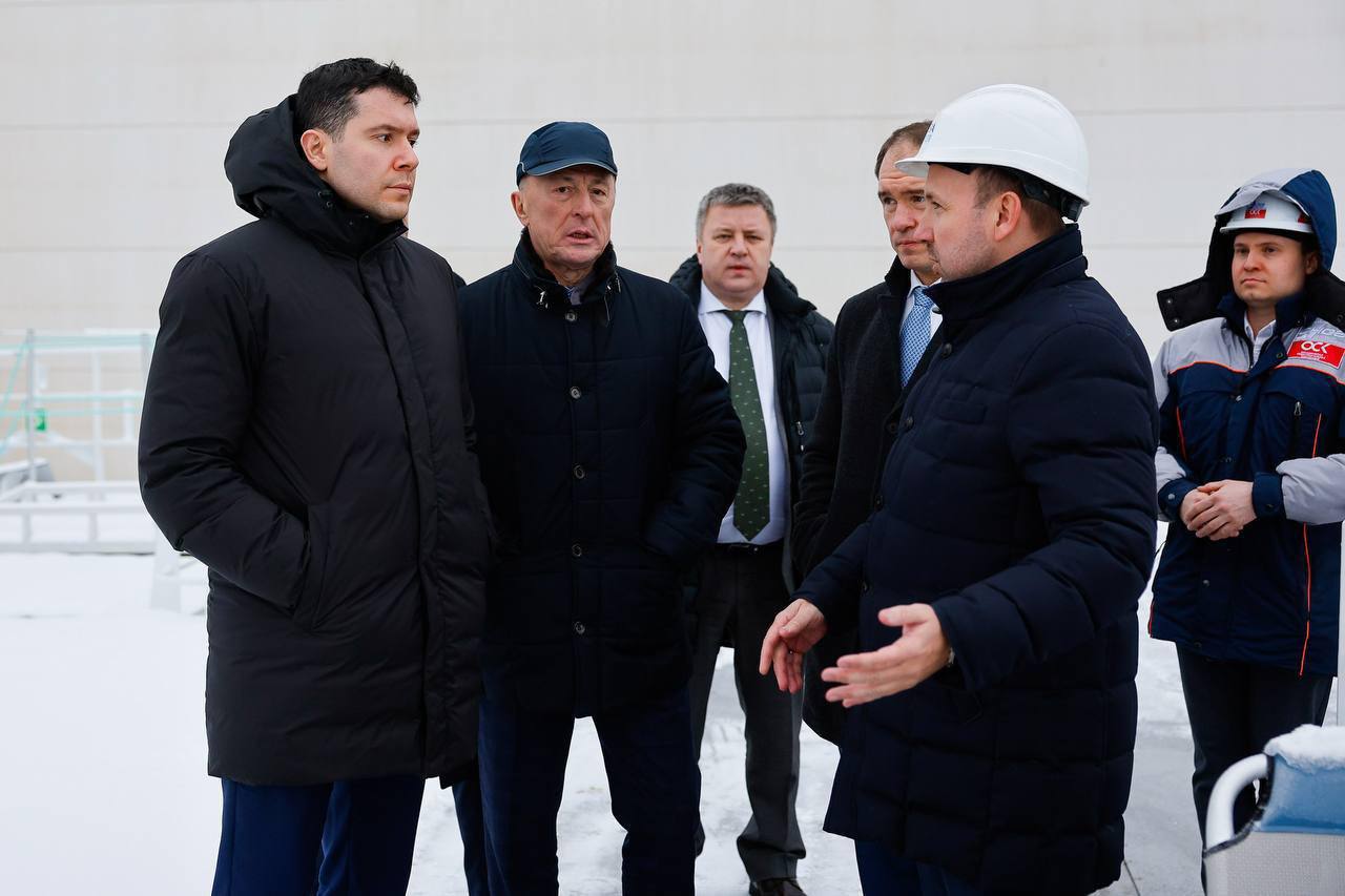В рамках рабочей поездки в Санкт-Петербург 8 февраля Министр промышленности и торговли Российской Федерации Антон Андреевич Алиханов посетил АО «Средне-Невский судостроительный завод» 