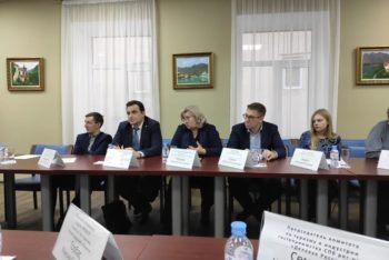 ПРЕДСЕДАТЕЛЬ КОМИТЕТА ПО ТУРИЗМУ И ИНДУСТРИИ ГОСТЕПРИИМСТВА САНКТ-ПЕТЕРБУРГСКОГО РЕГИОНАЛЬНОГО ОТДЕЛЕНИЯ «ДЕЛОВОЙ РОССИИ» ПРИНЯЛА УЧАСТИЕ В РАБОЧЕМ СОВЕЩАНИИ ПО РАЗВИТИЮ ПРОМЫШЛЕННОГО И ПРОФОРИЕНТАЦИОННОГО ТУРИЗМА В ЛЕНИНГРАДСКОЙ ОБЛАСТИ