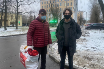 Дмитрий Чтецов и Олег Ковалев приняли участие в благотворительной акции по обеспечению новогодними украшениями СПб ГБУЗ 