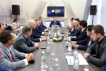 Принял участие в дискуссионной сессии ПМЭФ-2023