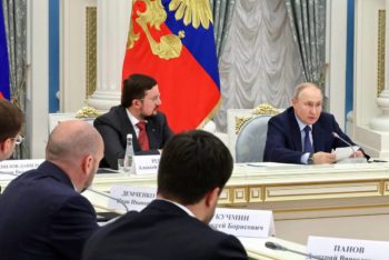 Регулярно мы слышим, как предприниматели выражают недовольство тем, что у них что-то не получается и причиной этому, по их мнению, является региональное или федеральное Правительство, которое не слышит или, как они говорят, не реагирует на обращения.